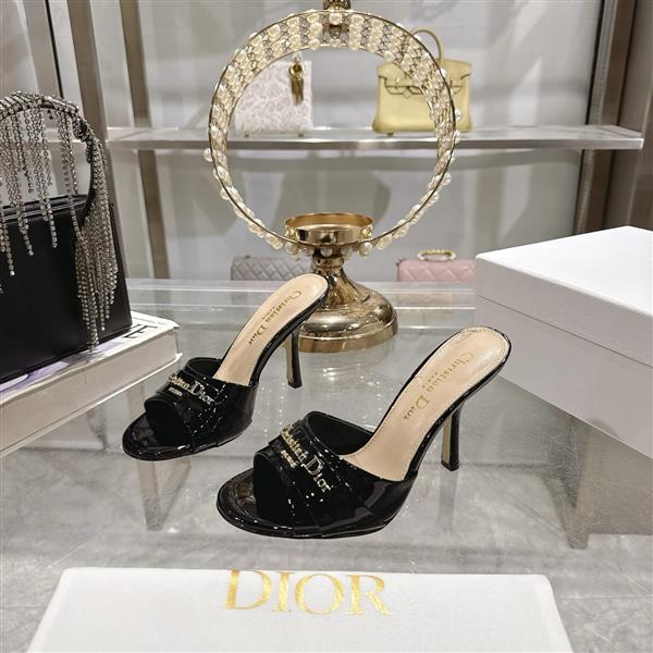 20251128184320885 250